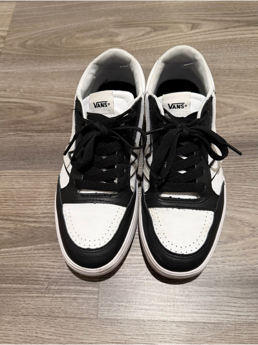 Vans Men’s Lowland ComfyCush Skate Shoe - Black / True White Size 7.5